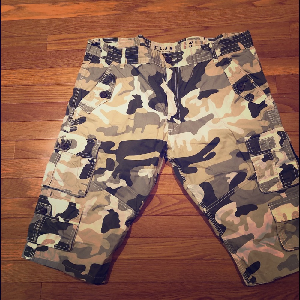 Liberation camouflage capris size 42